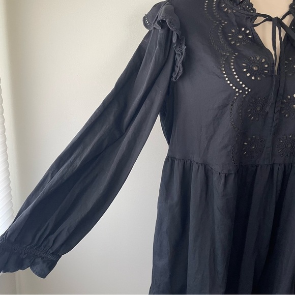 Elegant Black Women's Dress - Picture 8 of 11